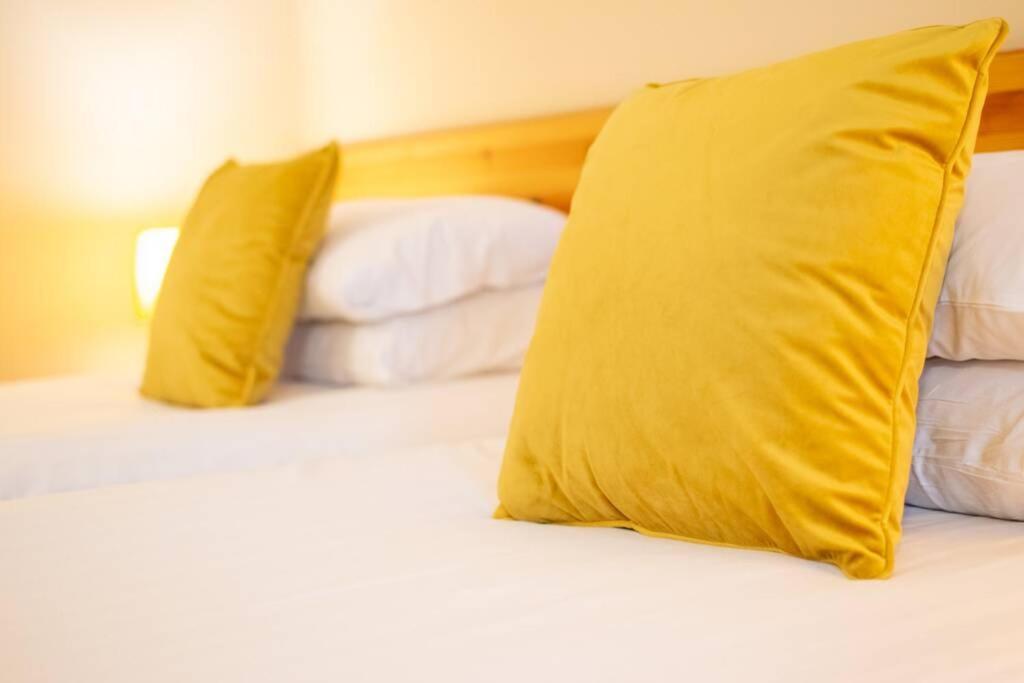310 - The Carrowbeg At The Harbour Mills By Shortstays Уестпорт Екстериор снимка