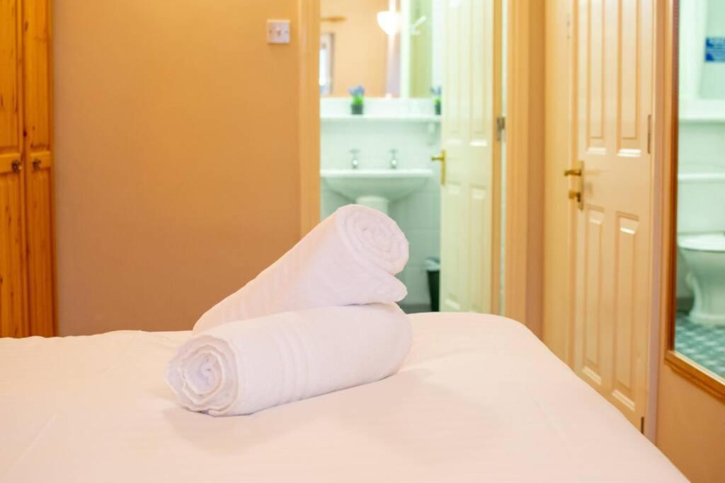 310 - The Carrowbeg At The Harbour Mills By Shortstays Уестпорт Екстериор снимка