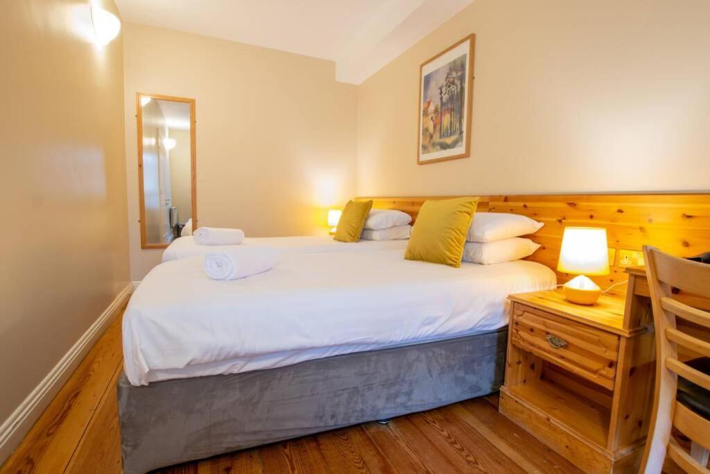 310 - The Carrowbeg At The Harbour Mills By Shortstays Уестпорт Екстериор снимка