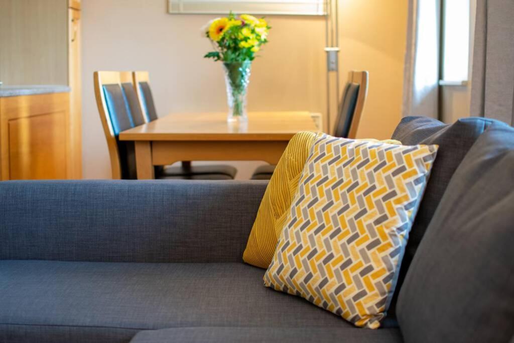 310 - The Carrowbeg At The Harbour Mills By Shortstays Уестпорт Екстериор снимка