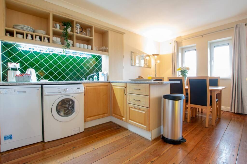 310 - The Carrowbeg At The Harbour Mills By Shortstays Уестпорт Екстериор снимка
