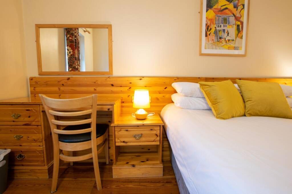 310 - The Carrowbeg At The Harbour Mills By Shortstays Уестпорт Екстериор снимка